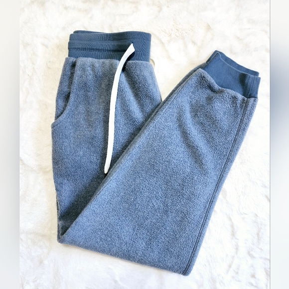 Feat Women's BlanketBlend™ Joggers. Size Small. - Picture 10 of 14